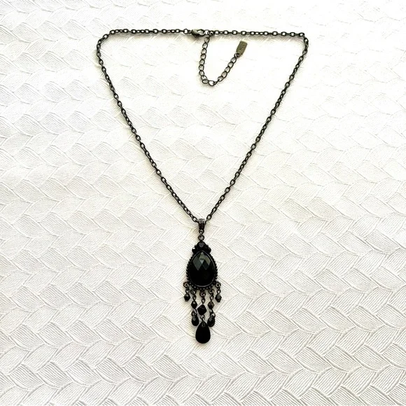 1928 Elegant Black Teardrop Pendant Necklace whimsigoth dark academia vintage - Picture 2 of 6